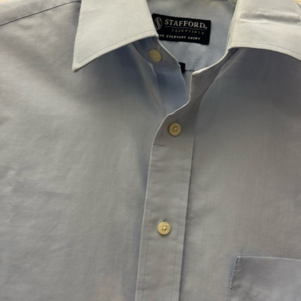❤️3 for $15!❤️ Stafford Blue Dress Shirt Classic Design